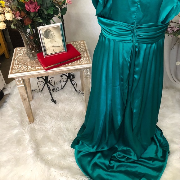 Women’s formal Dress Sz 10/12 - Picture 4 of 8